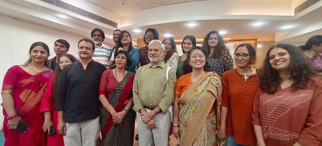 आध रुपए की किताब मोल लेकर उस पर लेखक के दस्तखत लेना
